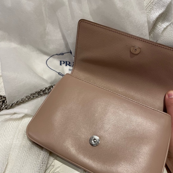 Prada Saffiano pink leather bag - Picture 3 of 13